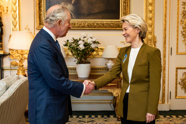 Polemică în Regatul Unit după ”ceaiul discordiei” lui Charles al III-lea cu Ursula von der Leyen
