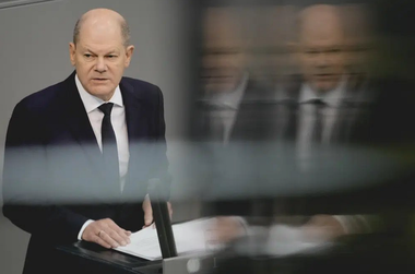 ”Nu furnizaţi armament agresorului rus”, cere Scholz în Bundestag Chinei, înainte să fie primit de Biden la Casa Albă 