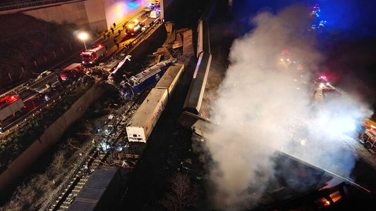 Catastrofa feroviară din Grecia: Autorităţile au făcut percheziţii în gara Larissa