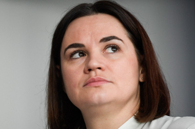 Opozanta belarusă Svetlana Tihanovskaia, condamnată în contumacie la 15 ani de închisoare. Pavel Latuşko, condamnat la 18 ani de închisoare