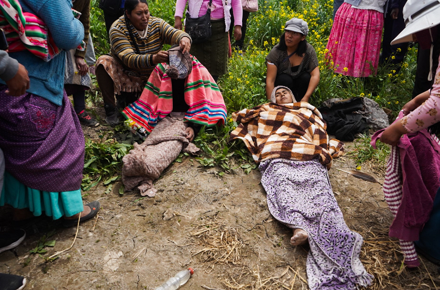 Şase militari, morţi înecaţi în sudul Peru, încercând să fugă de manifestanţi antiguvernamentali în regiunea Puno 