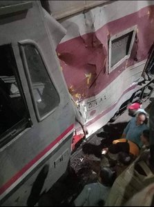 Doi morţi şi 16 răniţi, după ce un tren a deraiat în Egipt - FOTO