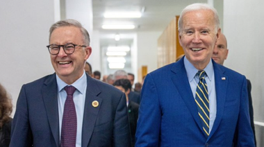 Premierul australian Anthony Albanese anunţă că se întâlneşte cu preşedintele american Joe Biden pentru a dezvălui un acord cu privire la achiziţionarea a opt submarine cu propulsie nucleară, după 18 luni de negocieri în culise