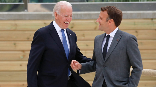 Macron discută cu Biden despre ”garanţii de securitate care ar putea fi oferite Ucrainei” în vederea revenirii păcii în Europa, anunţă Palatul Elysee