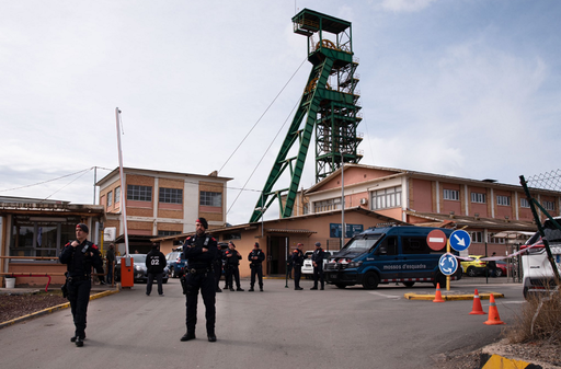 Trei tineri mineri, morţi în Catalonia, blocaţi la 900 de metri în subteran în urma surpării unei galerii a unei mine de potasiu