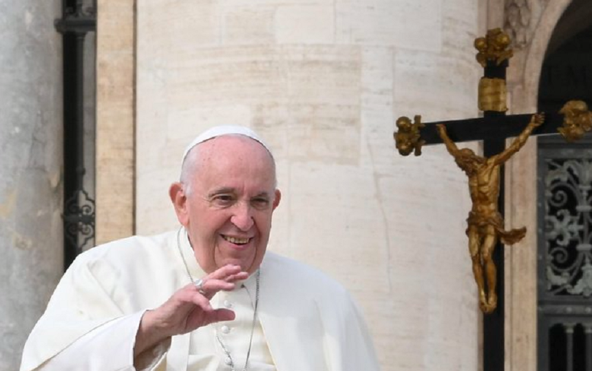 Papa Francisc împlineşte 10 ani de pontificat, timp în care a reuşit să facă faţă conservatorilor, dar şi-a văzut sănătatea deteriorată / Cifrele unui deceniu de mandat