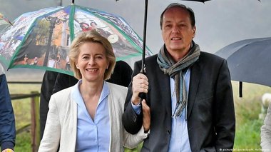 Comisarul UE pentru transparenţă: Nu există niciun conflict de interese în cazul soţului Ursulei von der Leyen