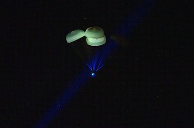 Capsula SpaceX a adus înapoi dintr-o misiune pe staţia spaţială internaţională un echipaj de patru persoane - FOTO, VIDEO