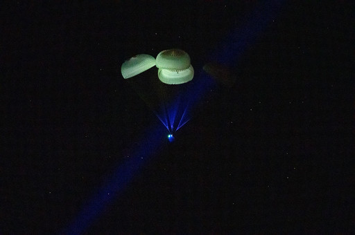 Capsula SpaceX a adus înapoi dintr-o misiune pe staţia spaţială internaţională un echipaj de patru persoane - FOTO, VIDEO