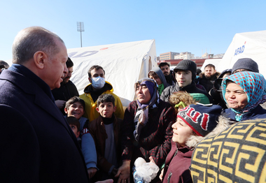 Bilanţul cutremurelor din Turcia a ajuns la peste 48.000 de morţi, anunţă preşedintele Erdogan. “Nicio ţară nu ar putea reacţiona mai rapid decât Turcia în faţa unui asemenea dezastru”