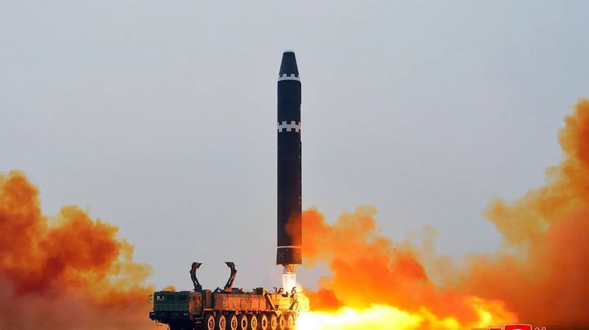 Coreea de Nord lansează două rachete balistice, potrivit Seulului