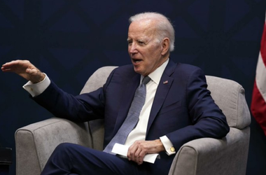 Biden impune noi reglementări în vederea unei limitări a circulaţiei armelor de foc