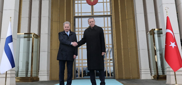 UPDATE-Turcia şi Ungaria cer parlamentelor să ratifice aderarea la NATO a Finlandei