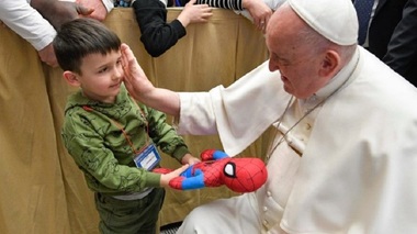Papa Francisc a primit în audienţă refugiaţi care au ajuns în ţări europene prin proiectul coridoarelor umanitare - VIDEO