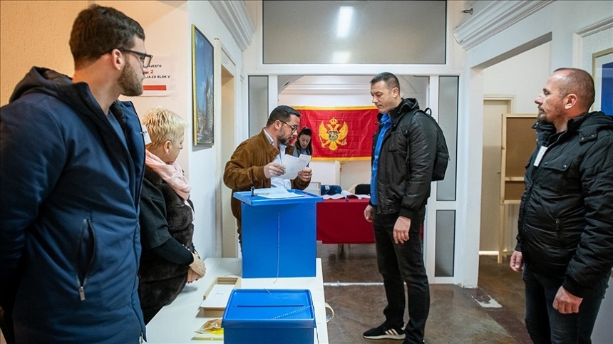 Muntenegrenii votează duminică în alegeri prezidenţiale care vor influenţa rezultatul votului parlamentar din iunie