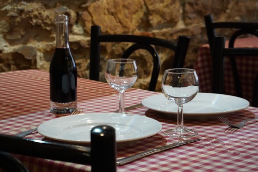 Cină la lumina lumânărilor. Zeci de restaurante din Lyon trag un semnal de alarmă privind creşterea preţurilor energiei electrice