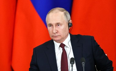Putin: Dacă Marea Britanie trimite muniţie cu uraniu sărăcit în Ucraina, Rusia va fi nevoită să reacţioneze / Şoigu avertizează în privinţa apropierii unei "ciocniri nucleare" / Reacţia Londrei: "Dezinformare"