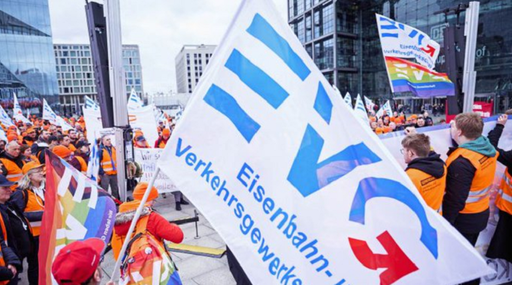 Angajaţii întregului sector al transporturilor din Germania, chemaţi la grevă luni, pentru a exercita presiuni în negocieri privind mărirea salariului, din cauza inflaţiei