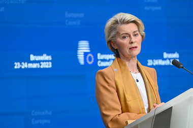 UE analizează posibilitatea suplimentării ajutoarelor europene destinate ”fermierilor din prima linie”, în urma unei ”moţiuni” a României, anunţă Ursula von der Leyen. Ea recunoaşte că cerealele ucrainene de pe piaţa europeană influenţează preţurile