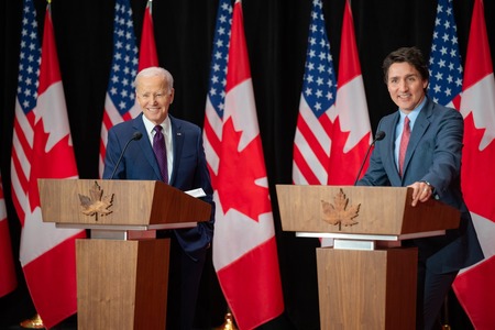 Biden şi Trudeau anunţă un acord menit să împiedice solicitanţii de azil să treacă ilegal graniţa dintre SUA şi Canada
