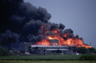 Donald Trump, ameninţat de o inculpare penală, îşi organizează primul miting de campanie la Waco, în Texas, un fost fief al sectei antifederale a Davidenilor