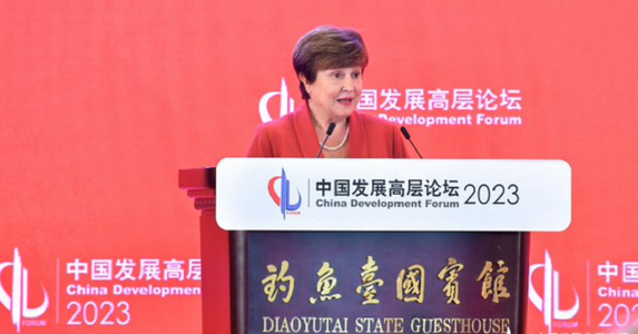 Directoarea FMI Kristalina Gheorghieva îndeamnă China, la un forum la Beijing, să-şi reechilibreze economia către consum