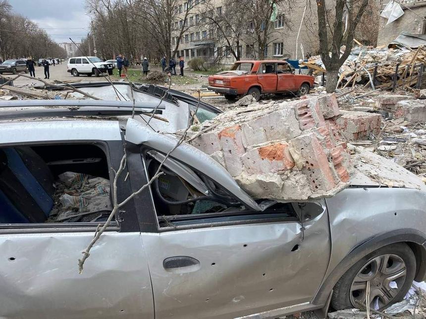 UPDATE -  Cel puţin doi morţi şi 29 de răniţi într-un atac cu rachete asupra oraşului Sloviansk - FOTO, VIDEO