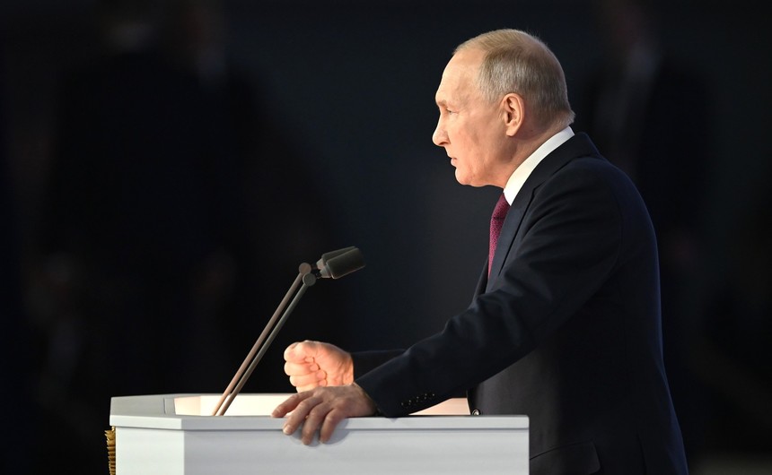 The Guardian: Putin pregăteşte Rusia pentru un "război veşnic" cu Occidentul. Ce a spus în privat, la o petrecere, purtătorul de cuvânt al Kremlinului