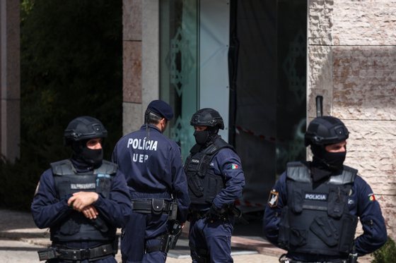 Două persoane au fost ucise într-un atac cu cuţitul la un centru musulman din Lisabona