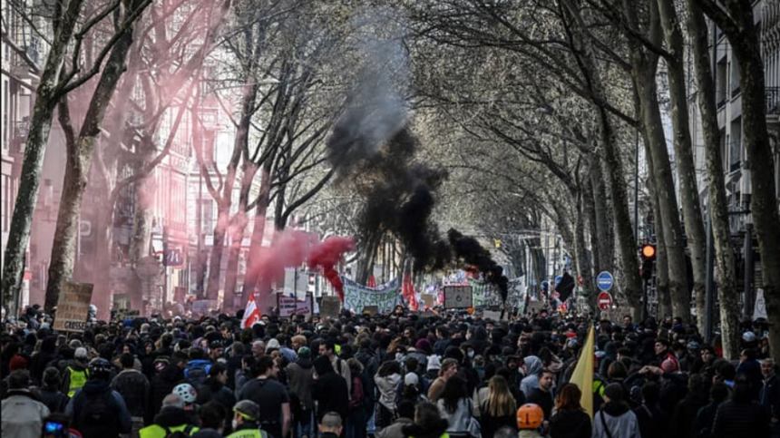 Peste două milioane de manifestanţi în Franţa, anunţă sindicatele, 740.000, potrivit Ministerului francez de Interne