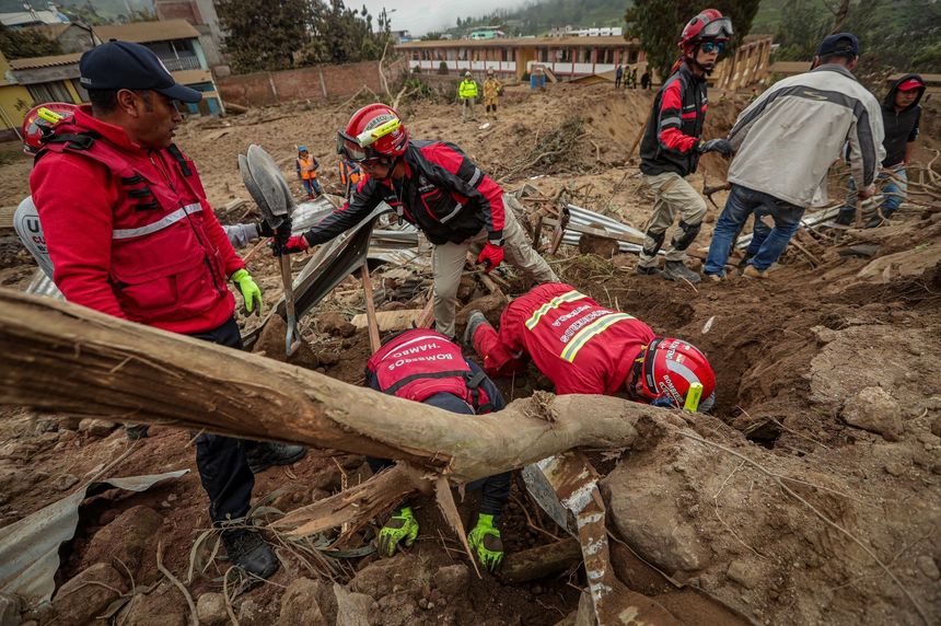 Ecuador - 11 morţi şi 67 de dispăruţi, după o alunecare de teren