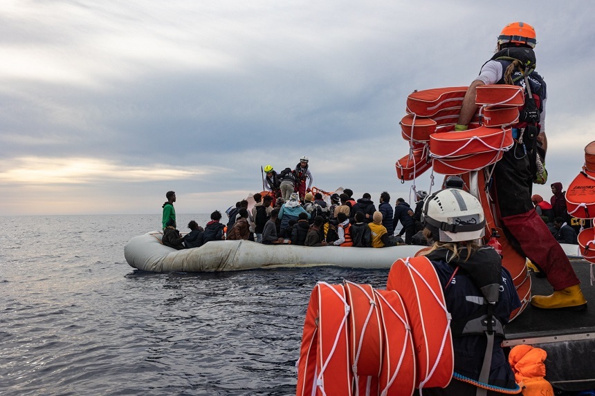 Nava Ocean Viking a salvat 92 de migranţi în Mediterana - FOTO/ VIDEO