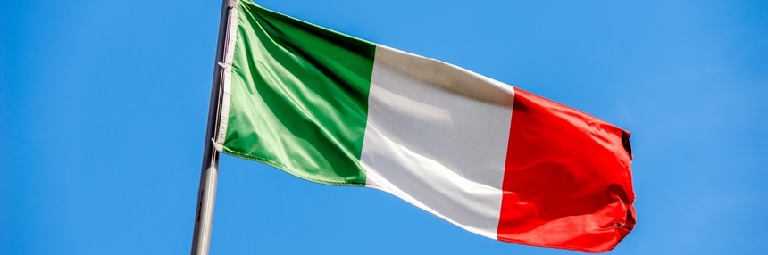 Guvernul italian încearcă să penalizeze folosirea cuvintelor în limba engleză şi alte cuvinte străine