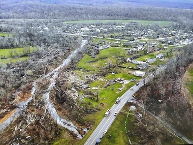 Morţi, răniţi şi distrugeri de proporţii după ce o tornadă a lovit miercuri sud-estul statului Missouri