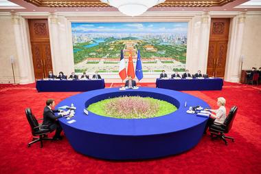  Xi Jinping spune că îl va suna pe Zelenski la momentul potrivit. Ce s-a întâmplat în timpul vizitei lui Emmanuel Macron şi Ursulei von der Leyen la Beijing 