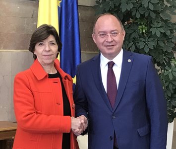 UPDATE - Aurescu s-a întâlnit cu şefa diplomaţiei franceze în timpul escalei lui Macron în România / Schengen, R. Moldova, printre temele discutate / Aurescu: Am subliniat importanţa ridicării la nivel de brigadă a Grupului tactic NATO din România - FOTO