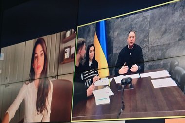 20.000 de copii au fost luaţi cu forţa de Rusia, afirmă un consilier al lui Zelenski. Andrii Iermak a vorbit cu avocata Amal Clooney, soţia lui George Clooney
