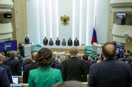 Parlamentul rus adoptă în pripă o lege care facilitează mobilizarea în armată. Kremlinul dezminte că este vorba despre premisele unei noi mobilizări a rezerviştilor pe front în Ucraina. Legea ”repară” ”debandada” de după mobilizarea ordonată de Putin în s