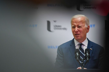 Biden îndeamnă, în Irlanda de Nord, la depăşirea disensiunilor politice