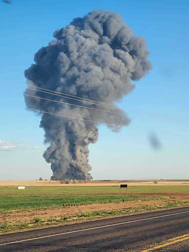 Peste 18.000 de vaci au murit într-un incendiu la o fermă din Texas, în cel mai grav incident de acest fel înregistrat în SUA/ Pompierii au salvat un angajat al fermei - FOTO, VIDEO