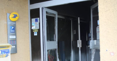 Un bancomat atacat cu gaz explodează la Lyon