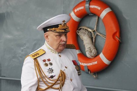 Kremlinul l-a demis pe comandantul Flotei Pacificului imediat după încheierea unor exerciţii de „inspecţie”. În locul lui a fost numit comandantul Flotei de la Marea Baltică