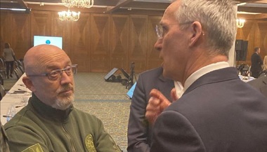 Reznikov anunţă că Ucraina a primit "undă verde" pentru cooperarea cu agenţia de achiziţii a NATO, Kuleba solicită partea a doua a ajutorului UE pentru achiziţii militare