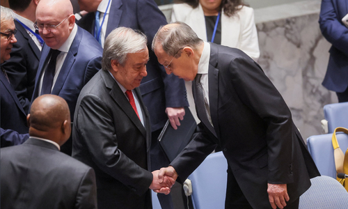 Secretarul general al ONU Antonio Guterres îl interpelează pe ministrul rus de Externe Serghei Lavrov, într-o reuniune a Consiliului de Securitate pe tema ”apărării principiilor” Chartei ONU, privind ”devastarea” cauzată de invazia rusă a Ucrainei