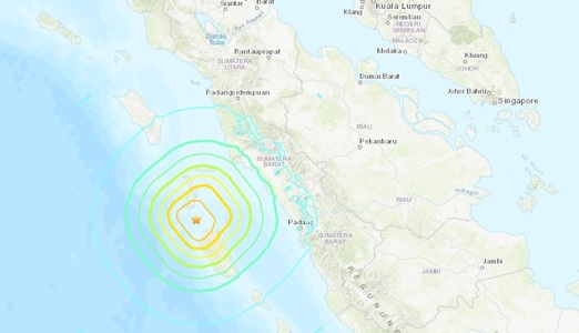 Un cutremur puternic, urmat de o alertă de tsunami, s-a produs în largul coastelor insulei Sumatra din Indonezia şi a panicat locuitorii în miez de noapte - VIDEO