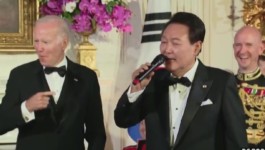 Preşedintele sud-coreean a cântat „American Pie” la dineul de stat oferit de Joe Biden - VIDEO