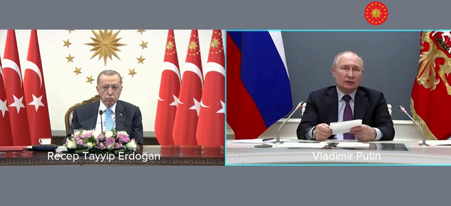 Erdogan, suferind de marţi din cauza unui virus intestinal, reapare istovit la televizor pentru a inaugura prin videoconferinţă, împreună cu Putin, prima centrală nucleară turcească. Liderul de la Kremlin îl elogiază