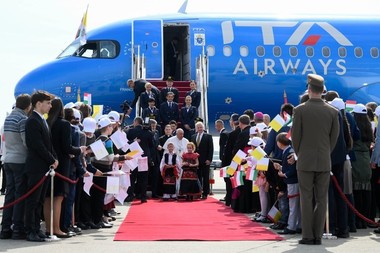 Papa Francisc a ajuns în Ungaria