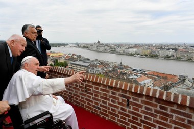 Papa avertizează în Ungaria lui Viktor Orban asupra creşterii naţionalismului în Europa, face o pledoarie pentru imigranţi şi îndeamnă la unitate europeană pentru a pune capăt războiului din Ucraina, într-un discurs atent calibrat