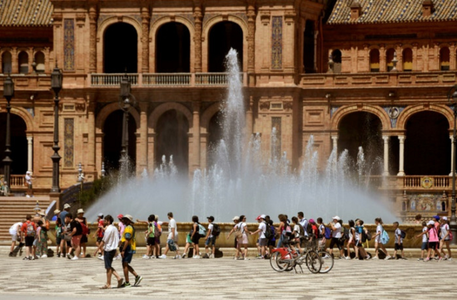 Spania continentală înregistrează un record absolut de temperatură în aprilie de 38,8 grade Celsius, la Cordoba. Numărul zilelor anului marcate de căldura estivală a crescut de la 90 în 1971 la 145 în 2022